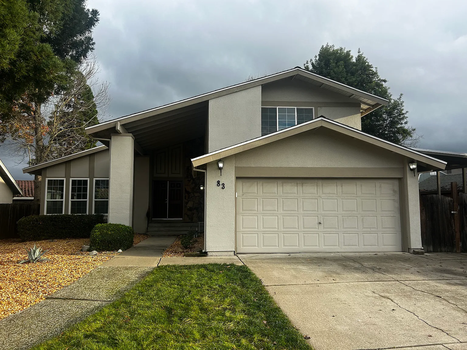 83 Rambleoak Cir photo 1