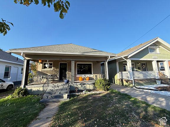 3rd image of 852 27th St