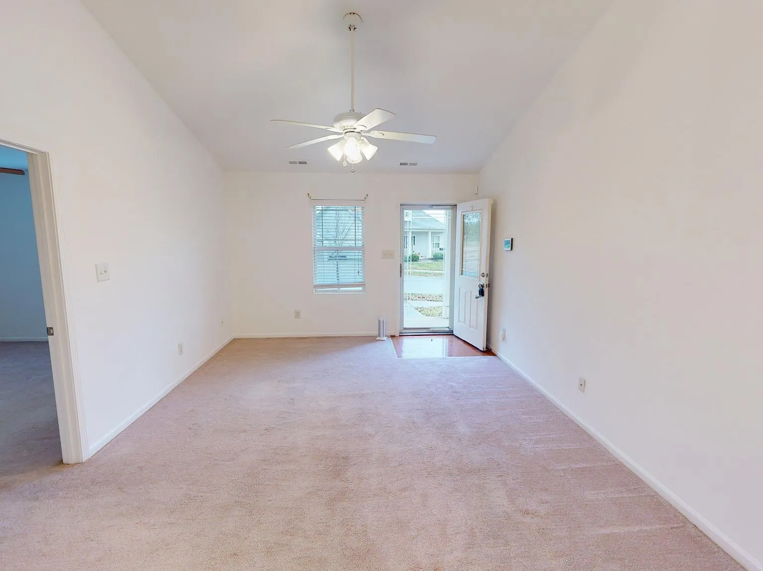 3 bed, 1190 sqft, $1,650 — Photo 4