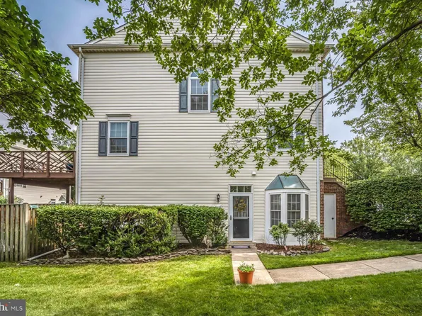 2476 Wentworth Dr, Crofton, MD 21114