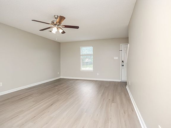 4th image of 6722 Finch Rd