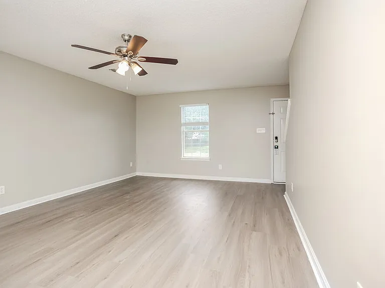 6722 Finch Rd — Photo 4