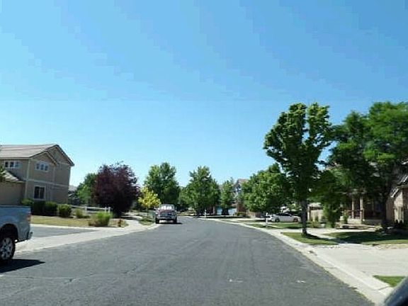 Exterior Neighborhood (street photo)