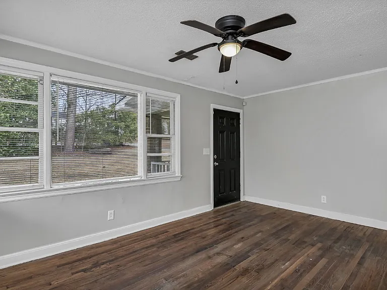 3300 Margrave Rd #B — Photo 4