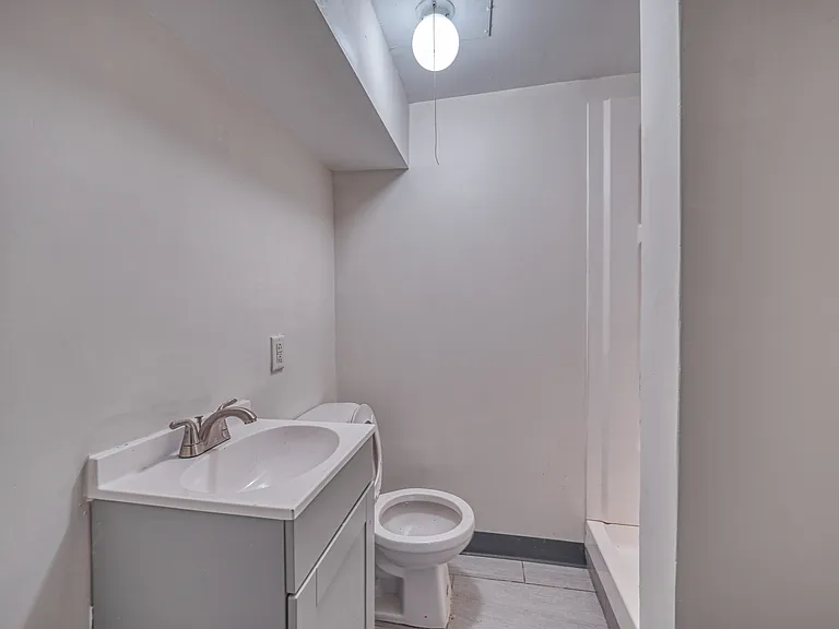 1139 Miller Ave — Photo 30