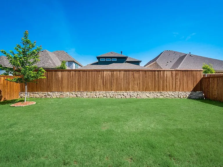 8283 Vitex Ave — Photo 25