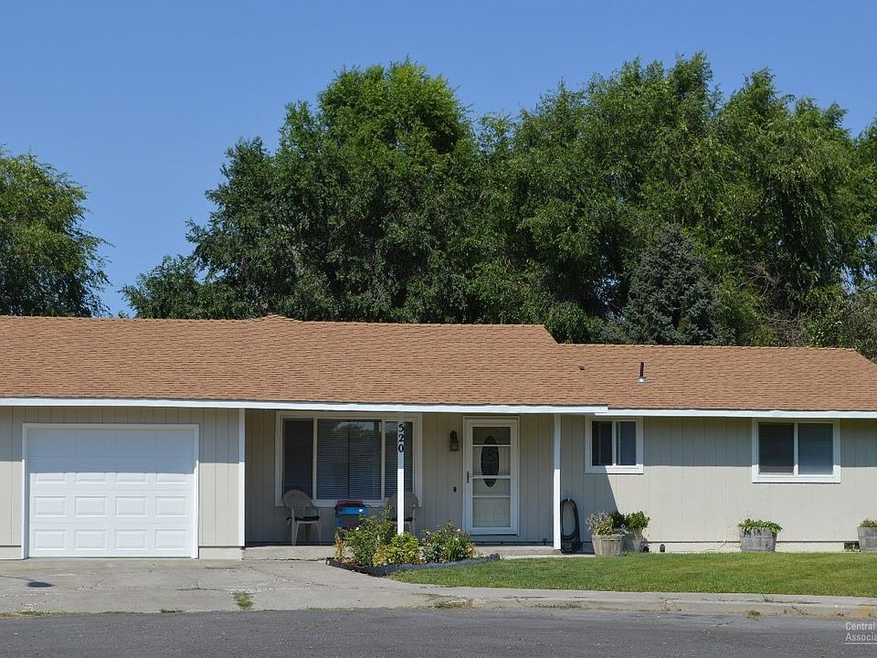 1st image of 520 SE Loma Ln