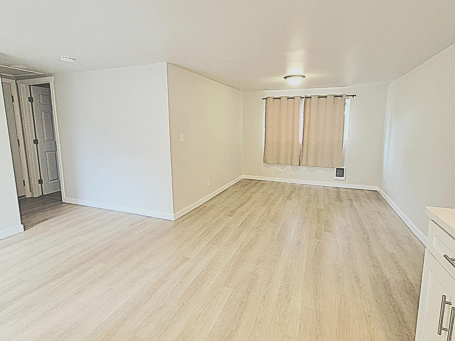1 bed, 440 sqft, $2,150 — Photo 4
