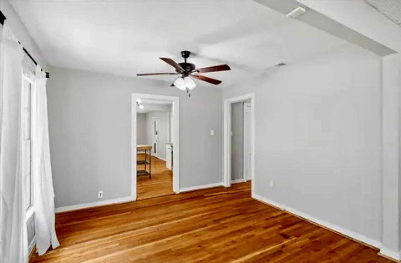 2 bed, 1140 sqft, $2,300 — Photo 4