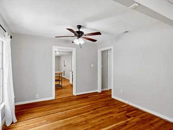 4th image of 4708 Calmont Ave