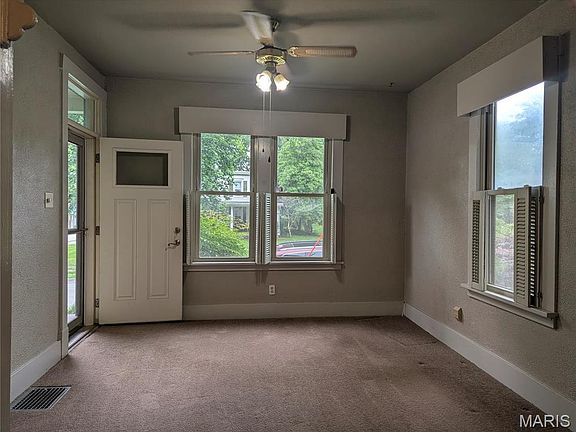 2nd image of 216 W Center St