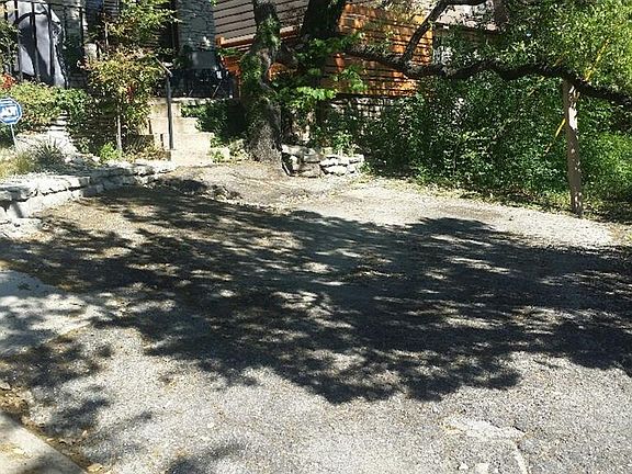 4th image of 1612 E Side Dr APT A