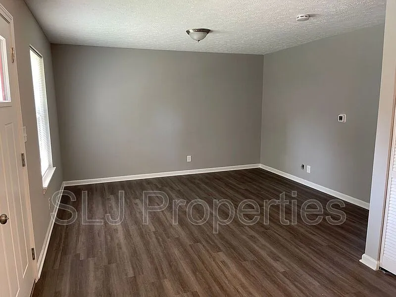 1 bed, 1.0 bath, 750 sqft, $875 — Photo 3