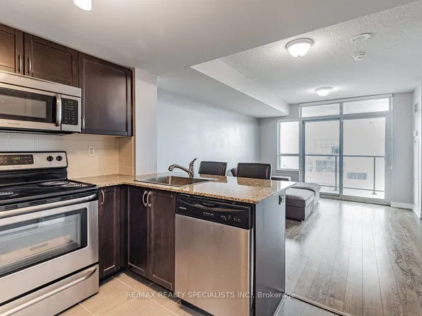 816 Lansdowne Ave #1302, Toronto, ON M6H 4K6