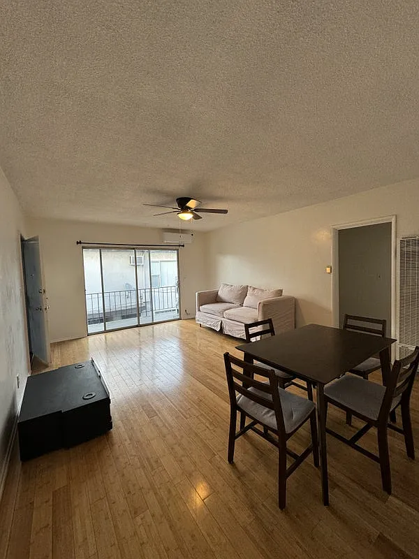 1 bed, 1200 sqft, $1,300 — Photo 3