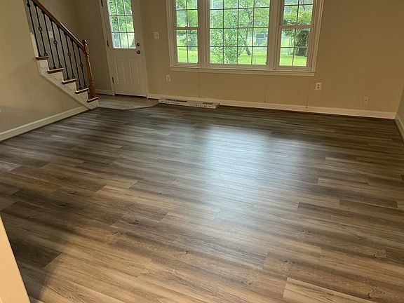 3rd image of 7723 Marthas Ln