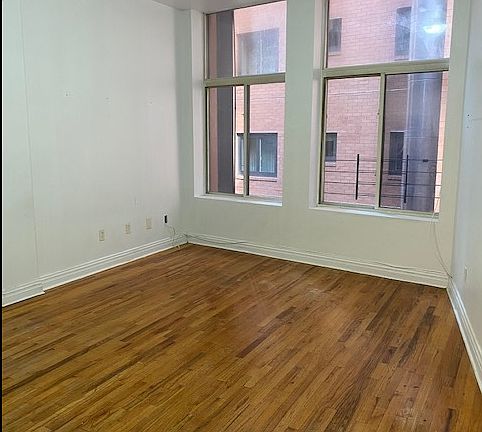 3rd image of 21 Maiden Ln #8