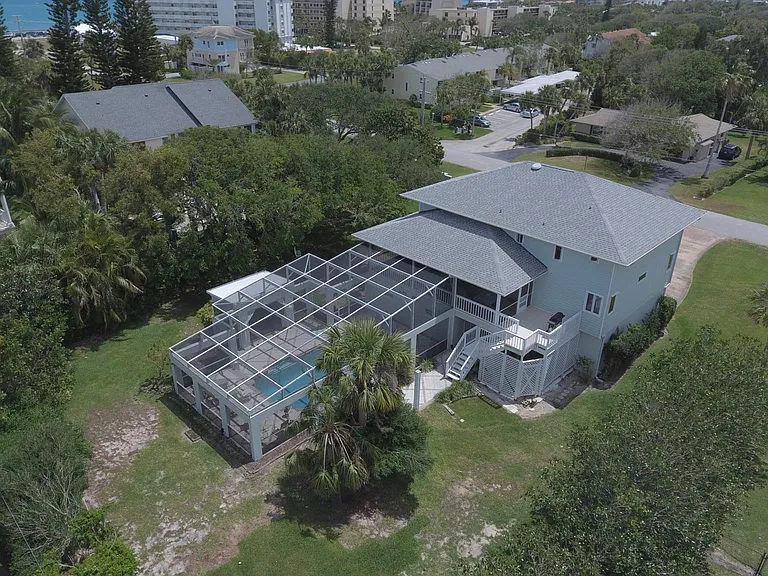 725 Conn Way — Photo 32