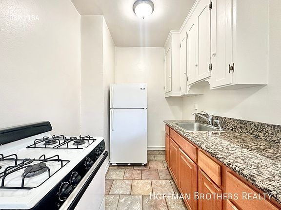 2nd image of 608 S Dunsmuir Ave APT 202
