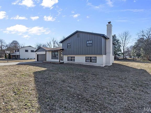 5th image of 470 Saint Paul Dr