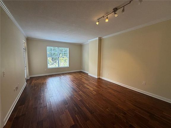 2nd image of 1101 Juniper St NE APT 77
