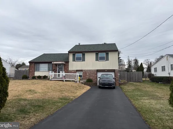 361 Valley Rd, Warminster, PA 18974