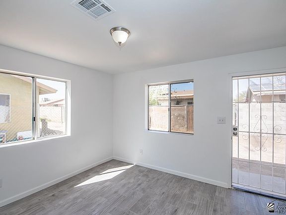5th image of 840 N Orquidea Ave
