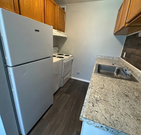 1229 Nelson St — Photo 3