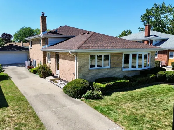 8828 Ozark Ave, Morton Grove, IL 60053
