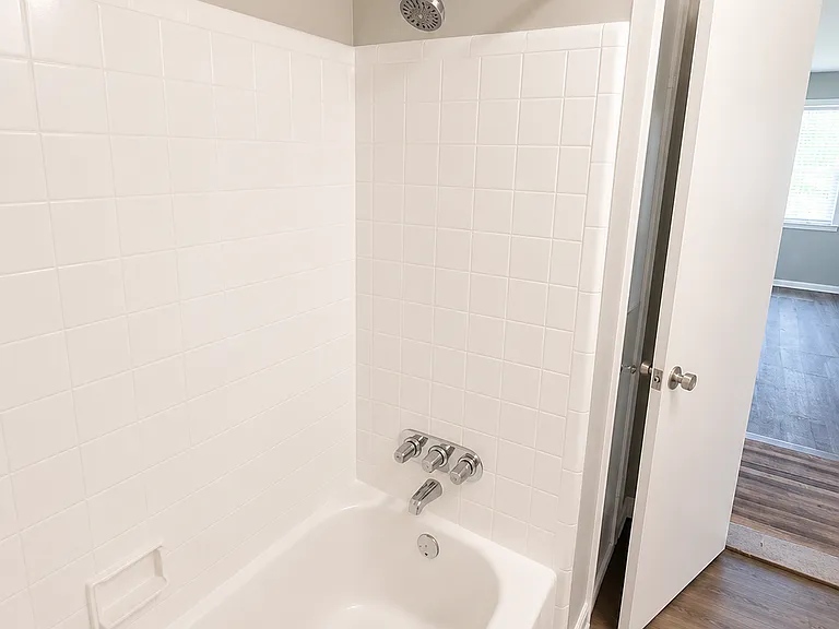 Bluehill St — Photo 11