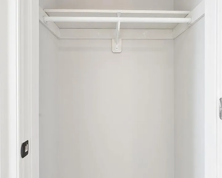 240 Franklin St #2 — Photo 14