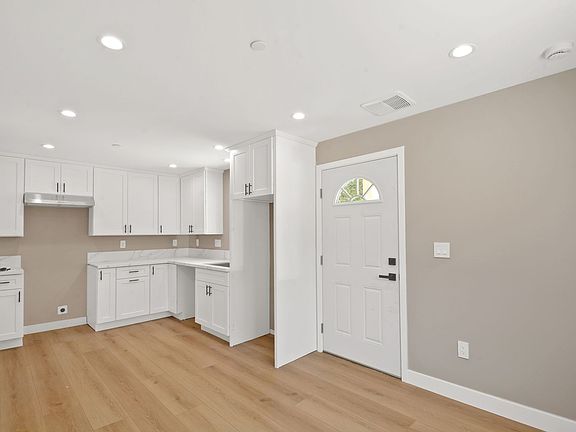 2nd image of 15428 Camarillo St