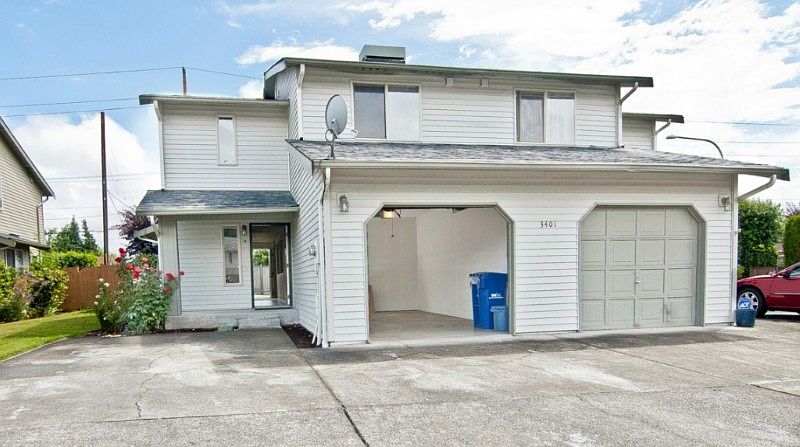 Here's a really nice townhome located in a cul-de-sac. There's ample parking on the pad, one car garage and street parking! This is a nice neighborhood with nice neighbors!