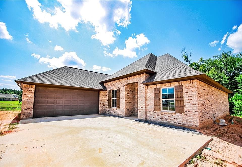 1st image of 121 Eastin Cir