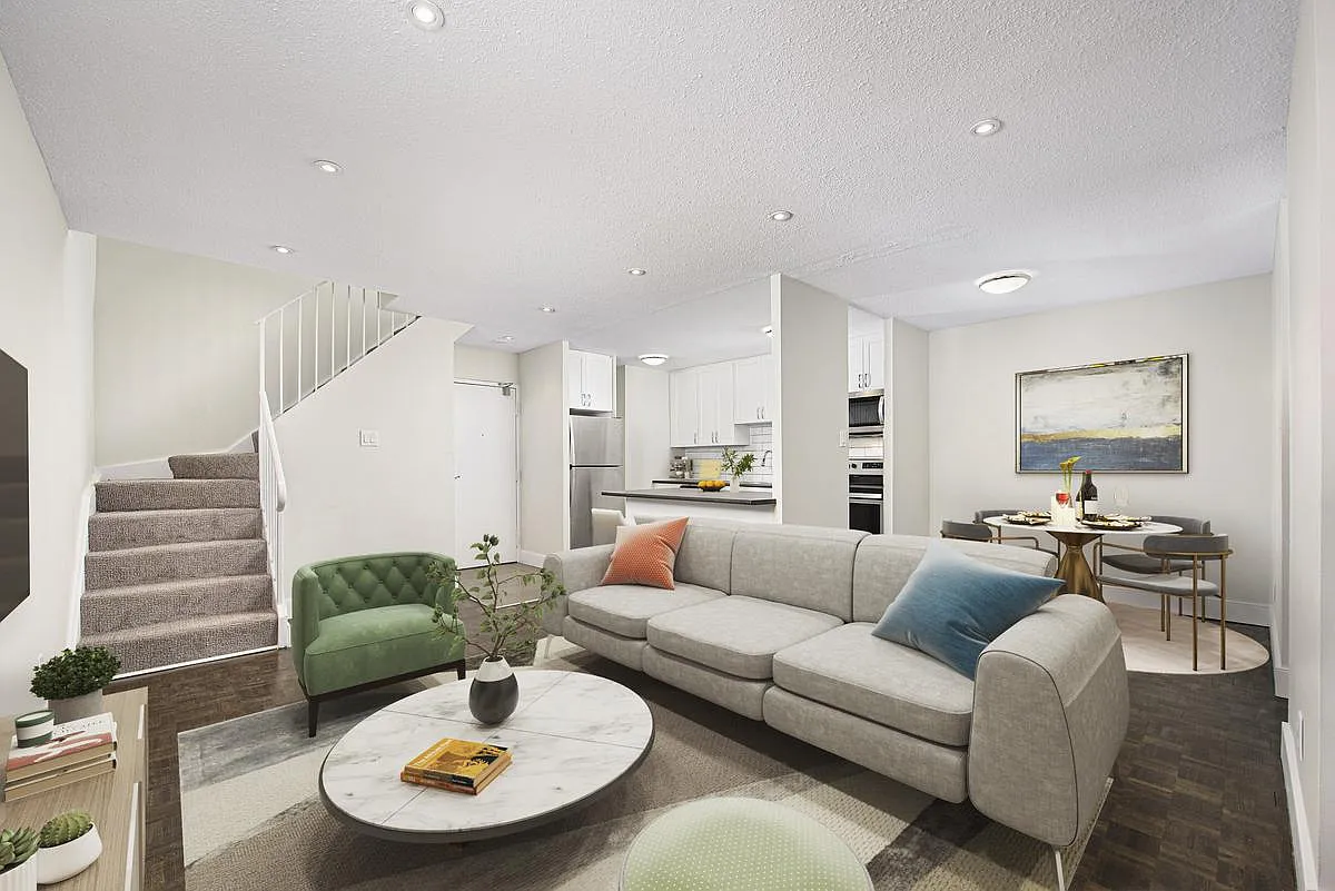 7280 Darcel Avenue — Photo 3