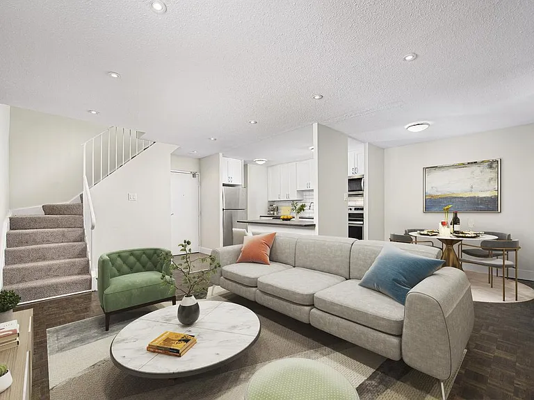 7280 Darcel Ave — Photo 13