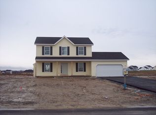 40 Bent Grass Dr, Mechanicville, NY 12118