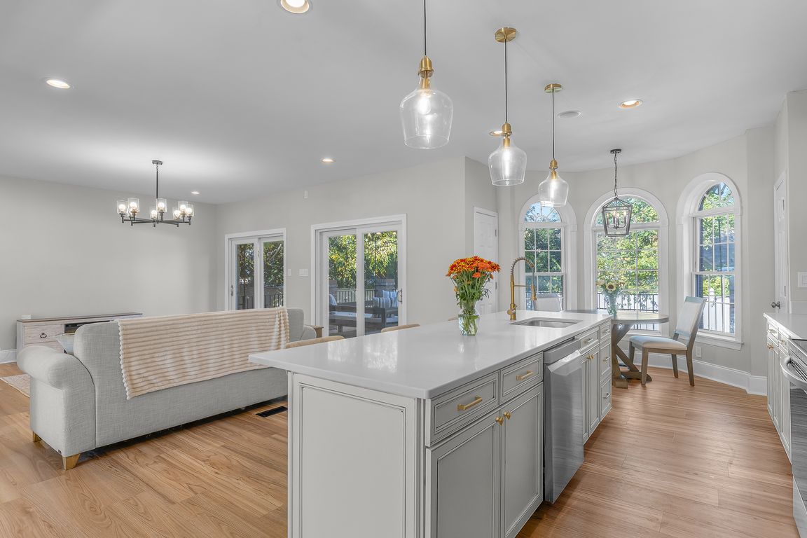 next background image