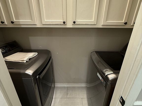 3rd image of 5208 Berryville Ct