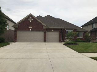 19831 Glimmer Dr, Macomb, MI 48042