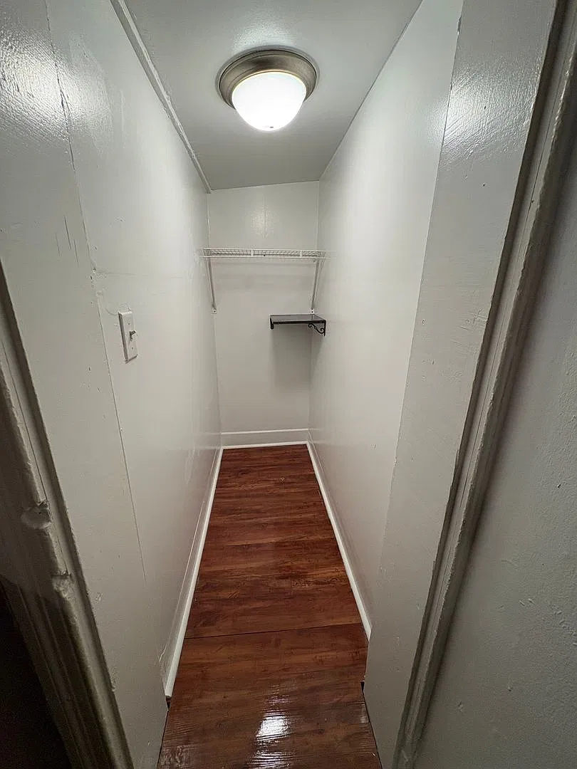 2nd/3rd Floor 3 Bedroom Convenient Downtown Location York City SD — Photo 4