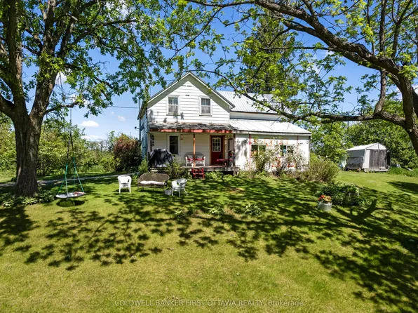 400 Buttermilk Hill Rd, Drummond/north Elmsley, ON K7H 3C3