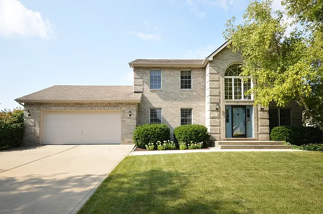 1103 Windsor Dr photo 1