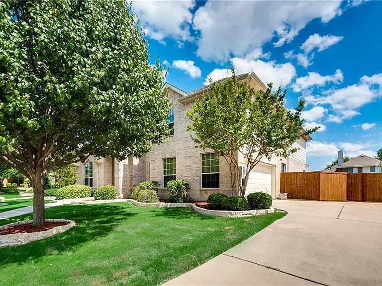 434 Teagarden Ct — Photo 4