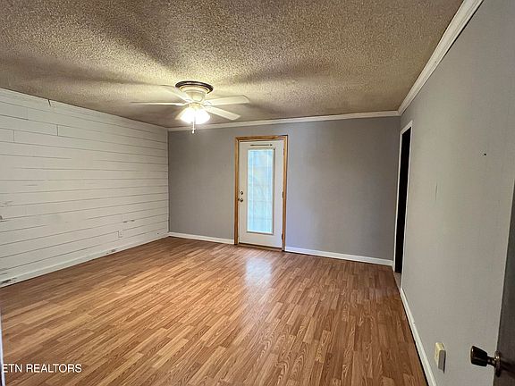 5th image of 1946 Welcome Valley Rd