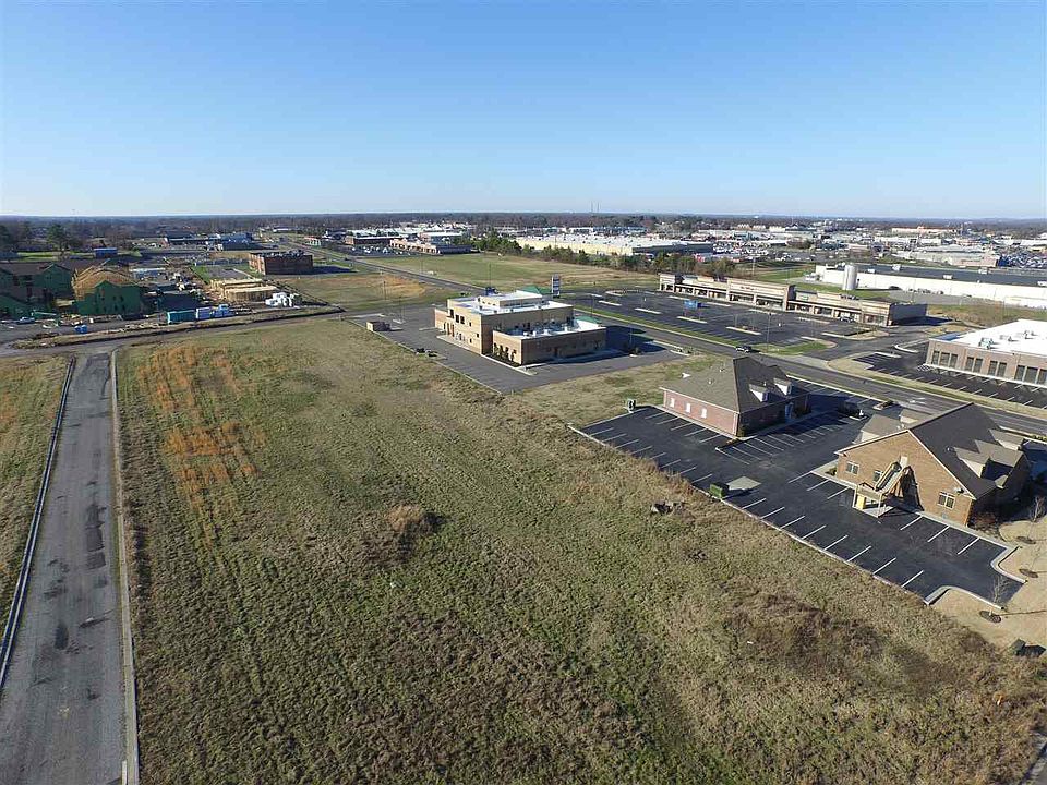 1st image of 003 Village Dr E
