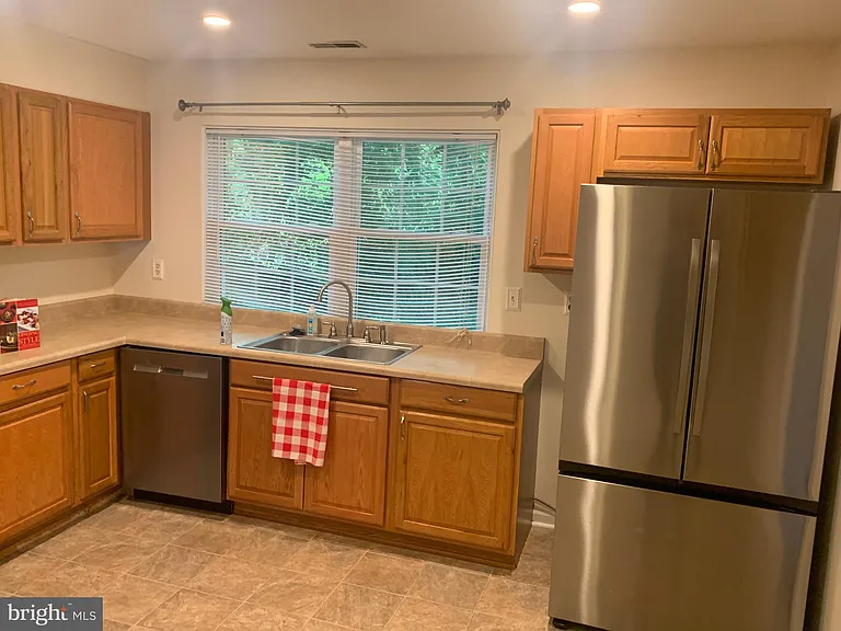 133 Woodlake Dr — Photo 8