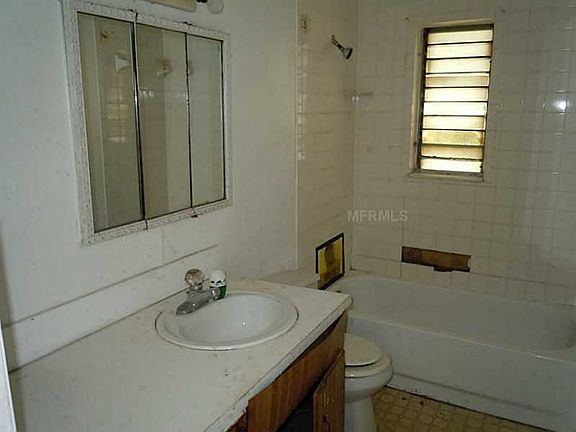 4th image of 2748 Woodstock Ave