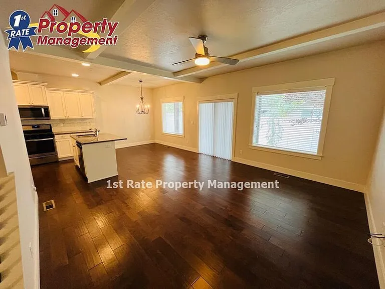 431 S Academy Ln — Photo 3