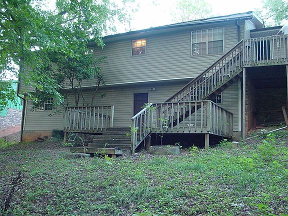 Double Decks overlooing lg Backyard